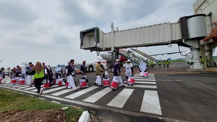 Ilustrasi pemberangkatan jamaah haji ke Tanah Suci dari Bandara Adi Soemarmo, Boyolali.