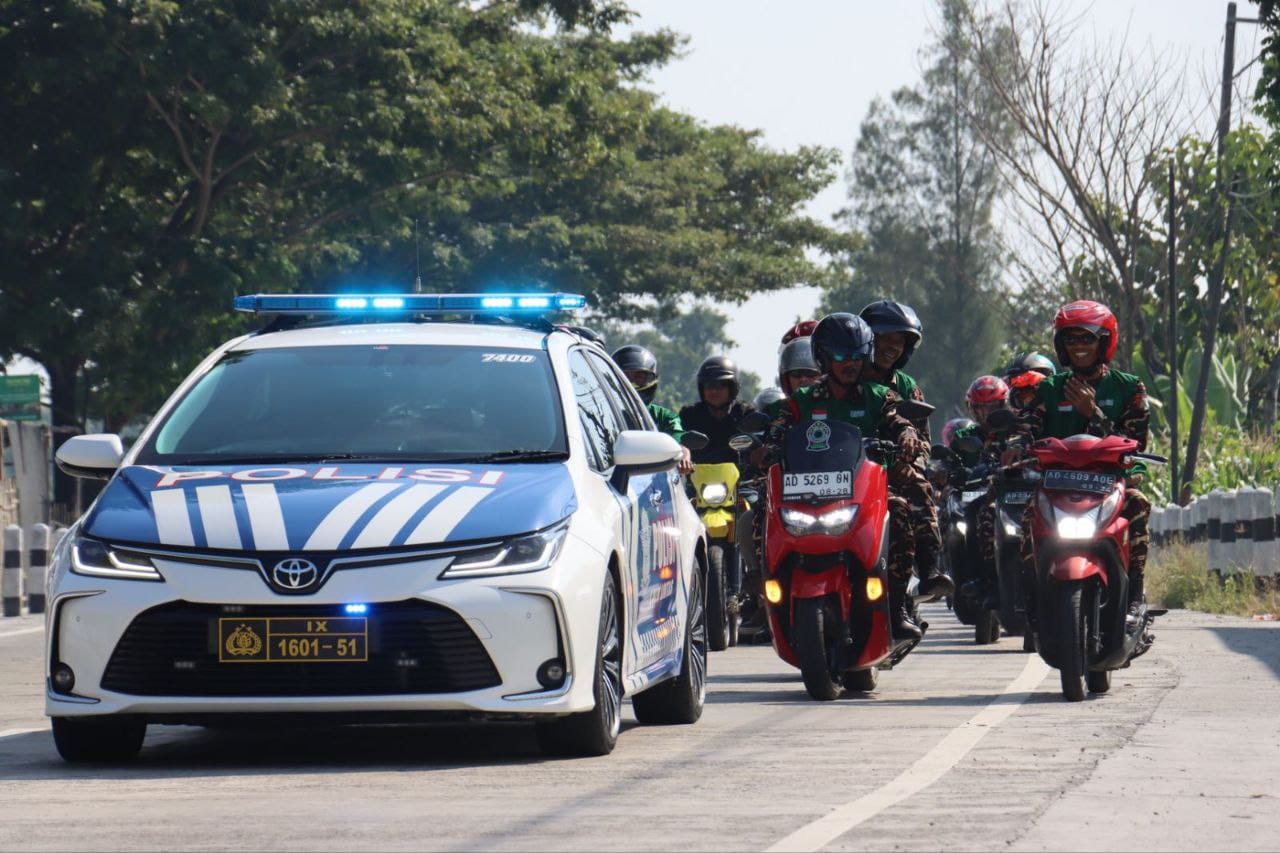Polres Sragen bersama GP Ansor Sragen menggelar safety riding, Minggu (19/5). (Ahmad Khairudin/Radar Solo)