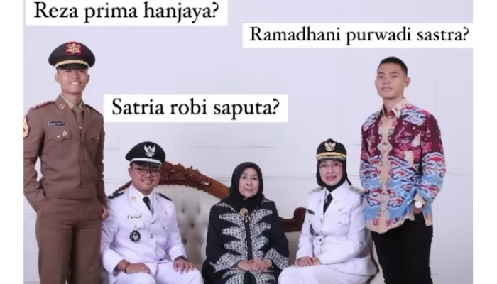 Mantan Bupati Cirebon, Wahyu Tjiptaningsih bersama keluarga dan anak-anaknya.