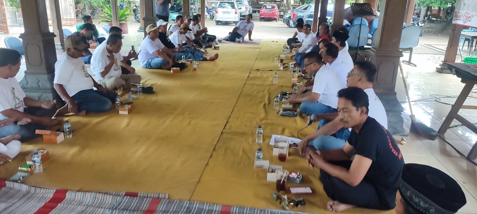 Sejumlah tokoh di Kabupaten Sragen menggelar sarasehan membahas dinasti politik di Sragen. (Ahmad Khairudin/Radar Solo)