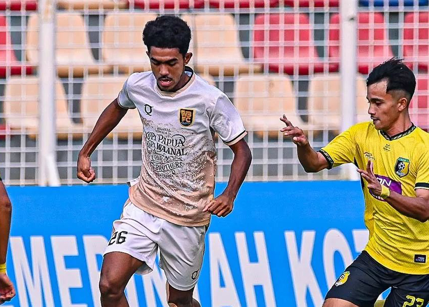 Laga antara Waanal Brothers FC melawan PSM Madiun di Stadion Benteng Reborn, Senin sore (21/5/2024).