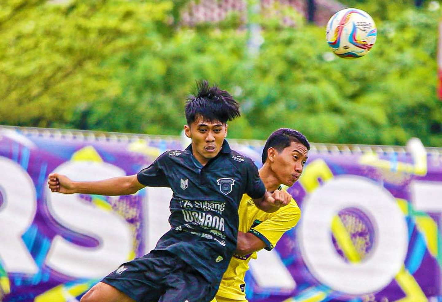 Laga Persikas Subang melawan PSM Madiun.
