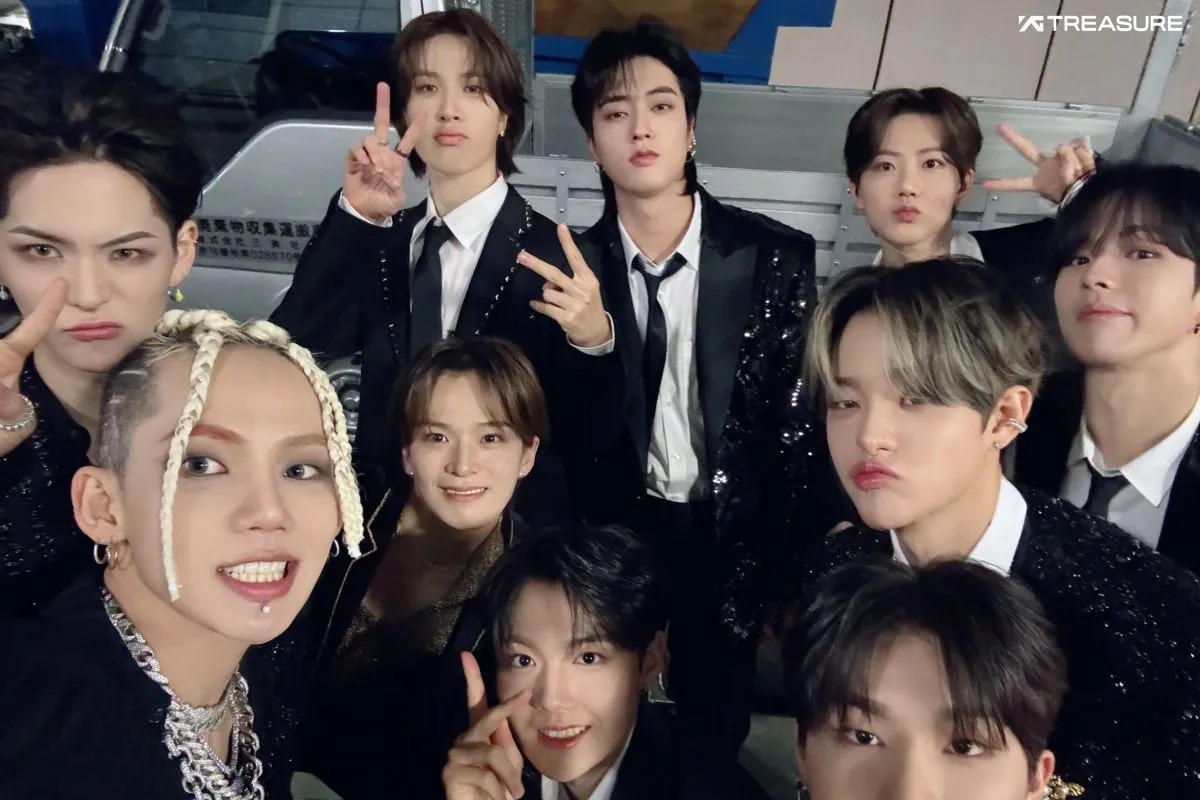 Grup idola asal Korea Selatan TREASURE.