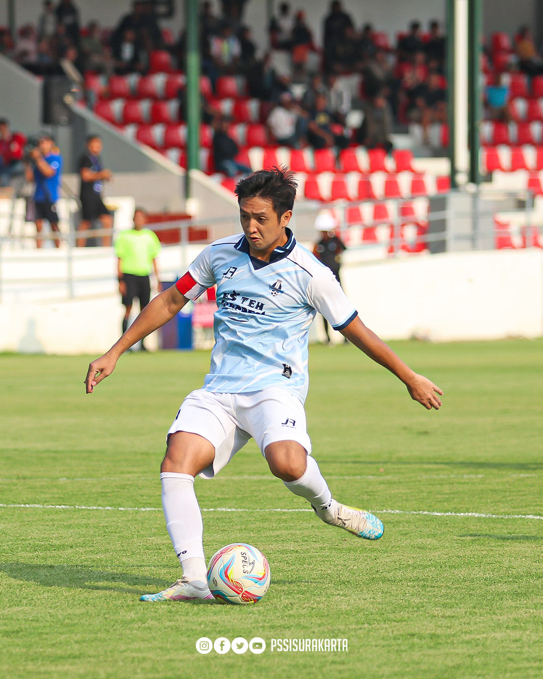 Chandra Waskito saat bermain untuk Kecamatan Banjarsari di turnamen Piala Walikota Surakarta di Lapangan Kota Barat, belum lama ini.&nbsp;