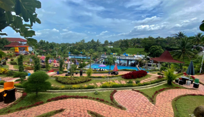 Telaga Kusuma di Jumantono, Karanganyar.
