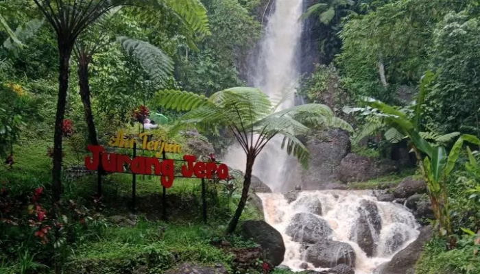 keindahan Air Terjun Jurang Jero yang ada di Karangpandan, Kabupaten Karanganyar.