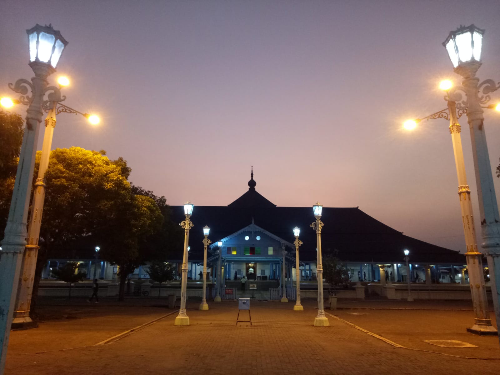 Masjid Agung Surakarta jadi salah satu BCB yang memiliki nilai sejarah yang besar untuk bangsa Indonesia.  &nbsp;