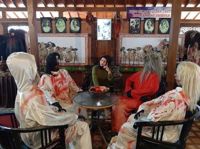 Suasana Kampung Hallowen yang ada di Bukit Sekipan, Tawangmangu, Karanganyar.
