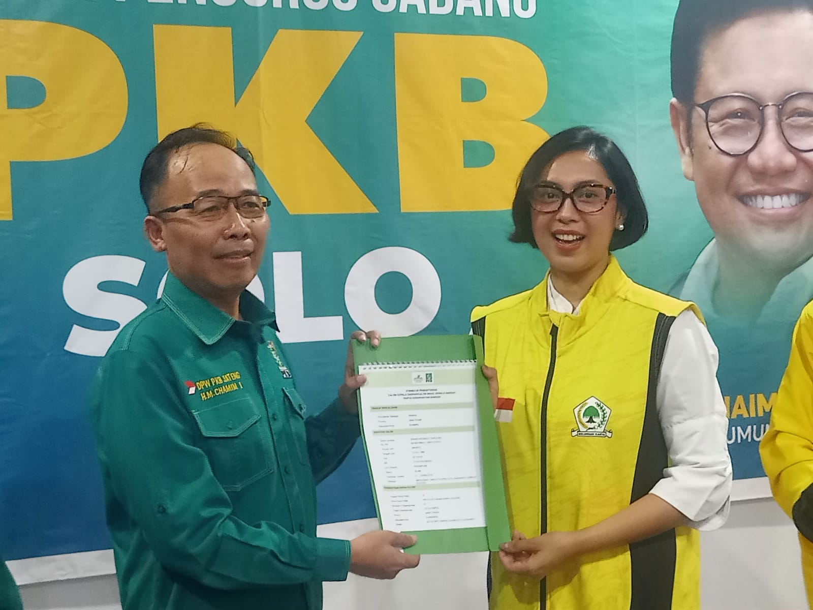 Ketua DPD Golkar Solo Sekar Tandjung daftar bakal calon walikota Solo lewat PKB Solo, Rabu (5/6/2024).