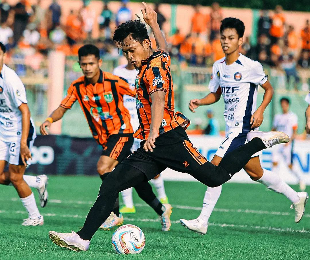 Gelandang Persibo Bojonegoro Bayu Nugroho saat bermain di Liga 3 nasional