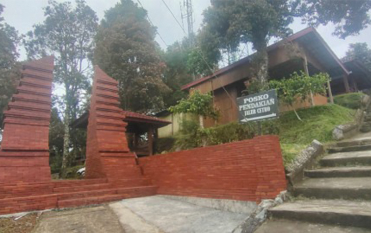 Basecamp jalur pendakian Gunung Lawu via Candi Cetho.