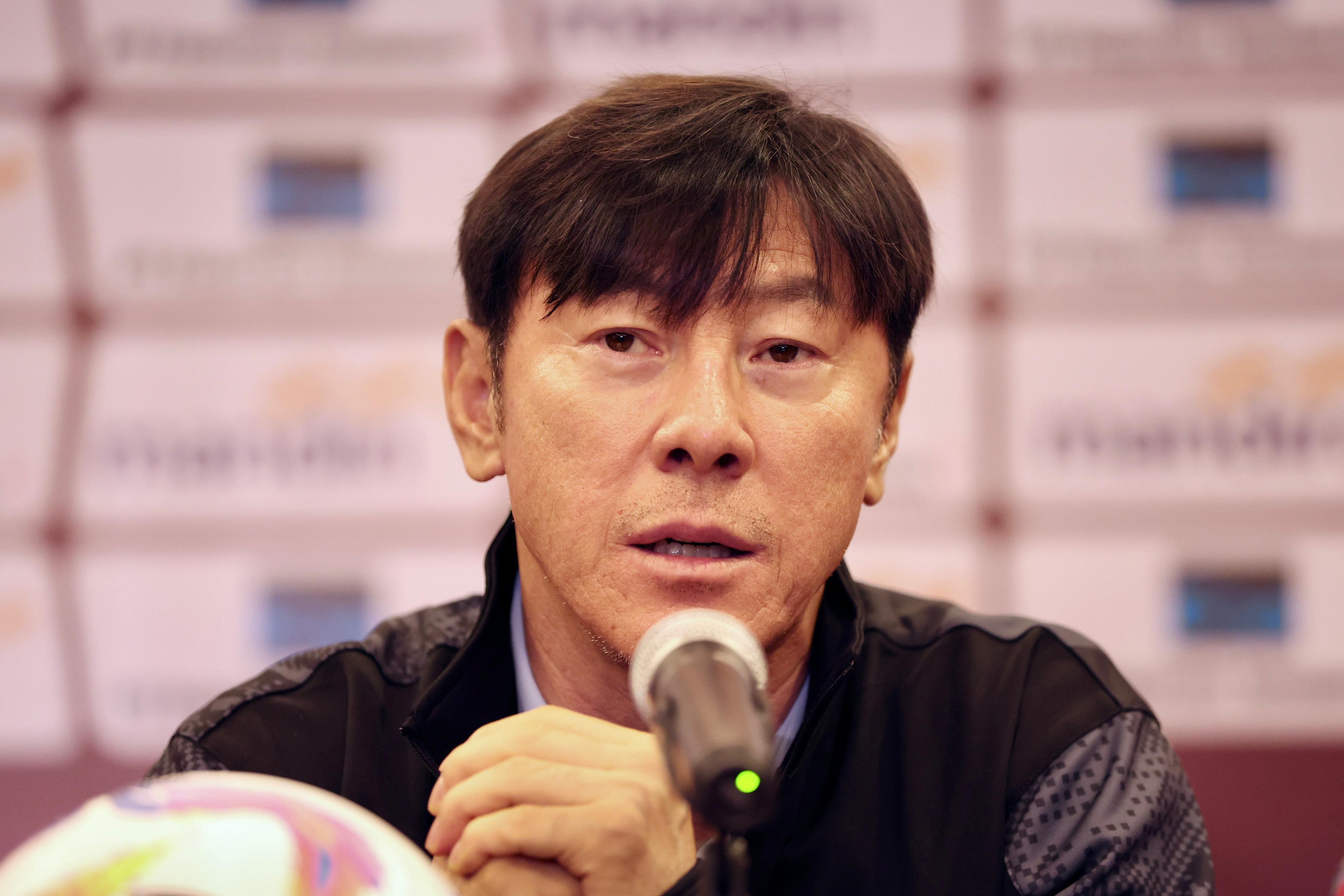 Pelatih Timnas Indonesia Shin Tae Yong dalam jumpa pers usai laga melawan Irak di Stadion Utama Gelora Bung Karno, Kamis (7/6/2024).