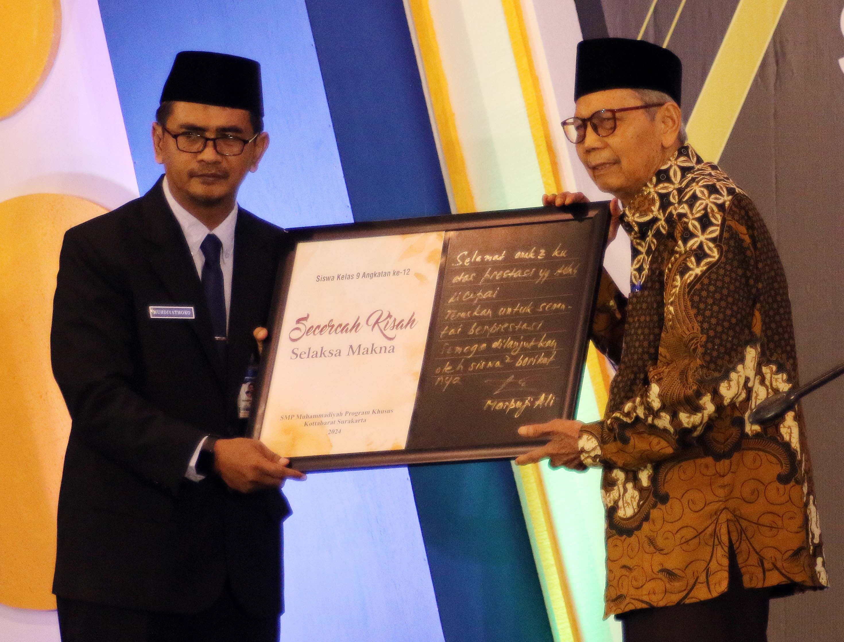 Buku karya siswa kelas IX SMP Muhammadiyah PK Kottabarat Surakarta berjudul Secercah Kisah Selaksa Makna