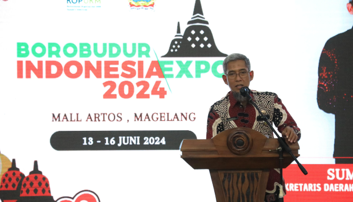 Sekda Provinsi Jateng Sumarno saat membuka&nbsp;Borobudur Indonesia Expo 2024 di Mal Artos, Kota Megelang, Kamis (13/6).