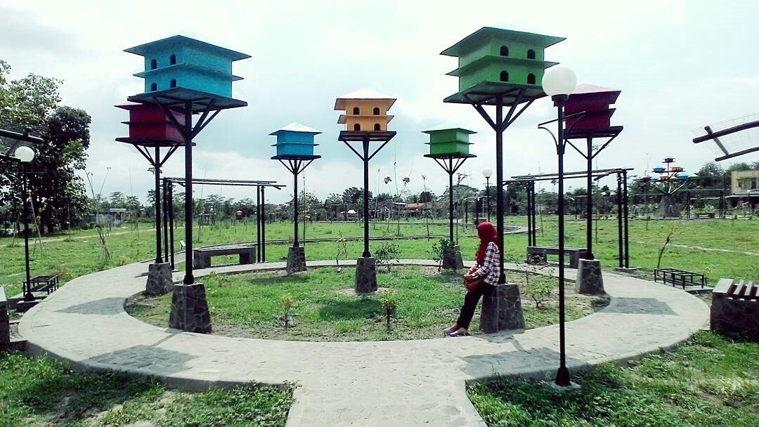 Kandang Merpati yang menjadi salah satu ikon Hutan Kota Gergunung. Kandang ini memiliki bentuk dan desain yang unik.