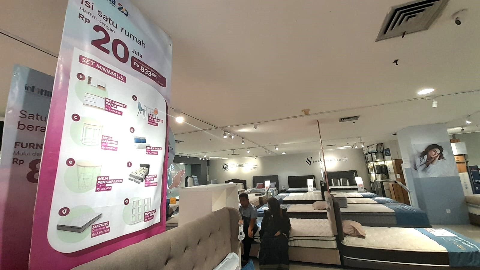 Aneka perlengkapan rumah tangga dari INFORMA Pakuwon Mall Solo Baru didiskon gila-gilaan.