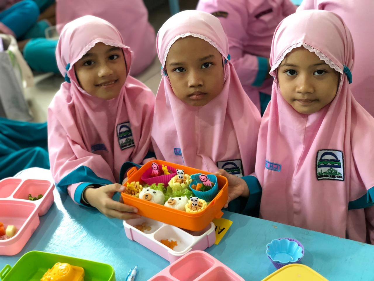 SD Islam Internasional Al Abidin Boyolali menggelar lomba menghias bekal.