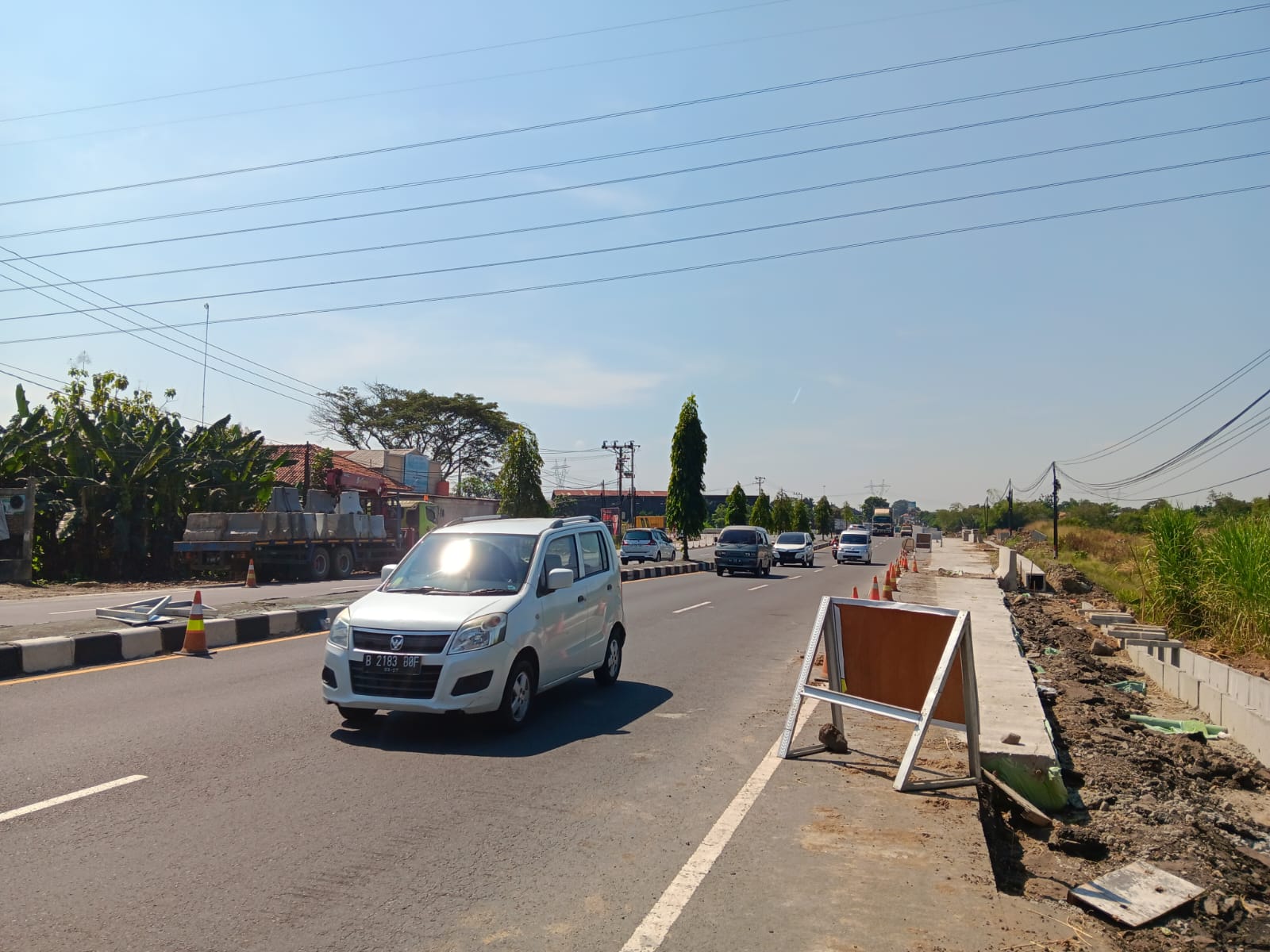 Mulai Kamis (20/6/2024) Jalan Solo-Jogja di Exit Tol Ceper Klaten bakal diberlakukan contraflow. (ANGGA PURENDA/RADAR SOLO)