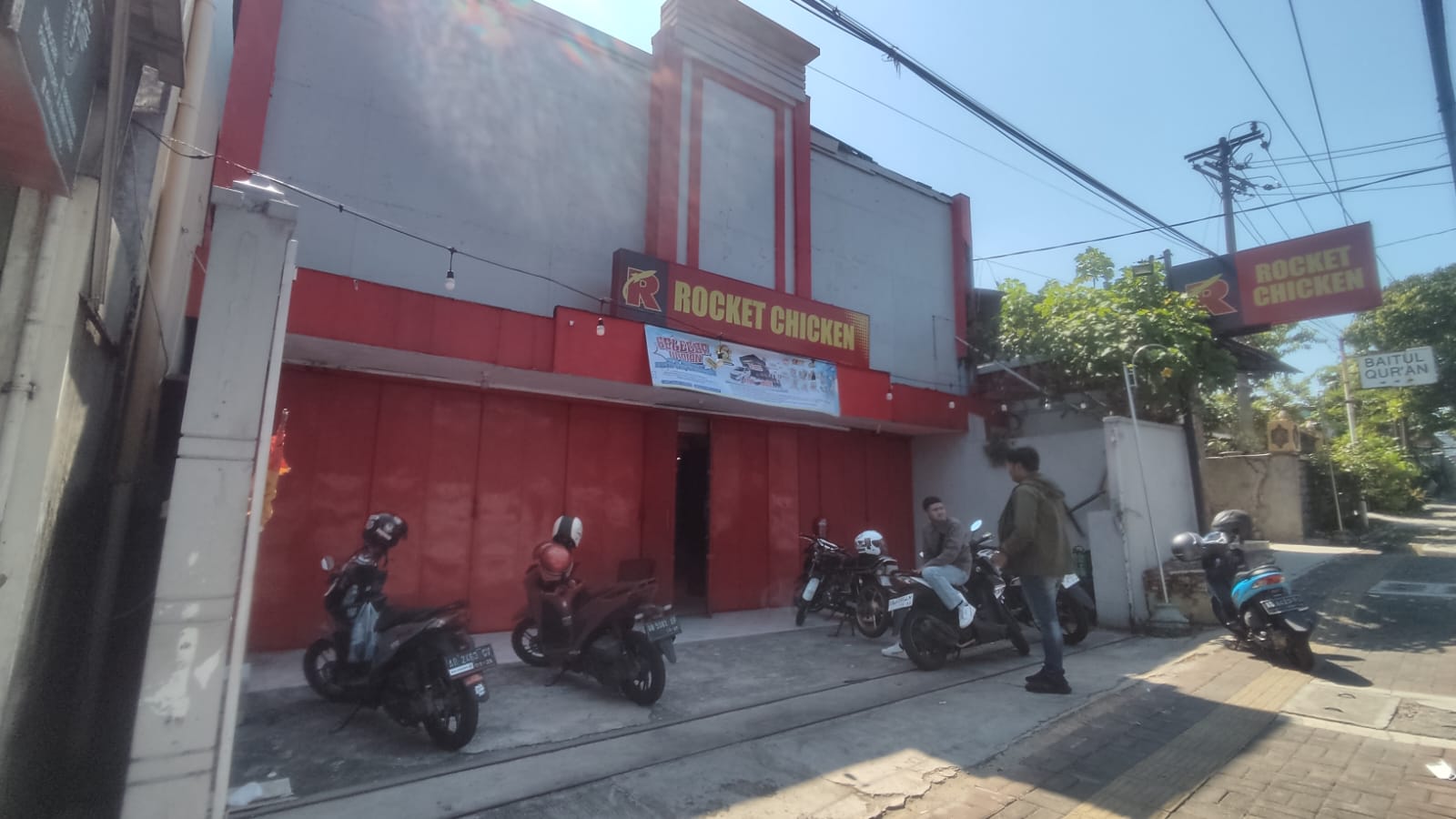 Outlet Rocket Chicken di Pokoh, Kecamatan Wonogiri Kota yang dibobol maling, Rabu (19/6/2024).