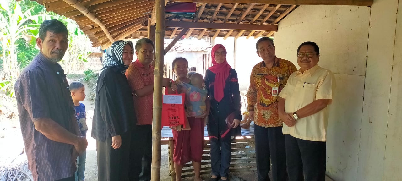 Pendampingan baduta stunting riwayat BBLR di Kecamatan Kismantoro oleh tim dari RSUD dr. Soediran Mangun Sumarso Wonogiri, Kamis (20/6/2024).