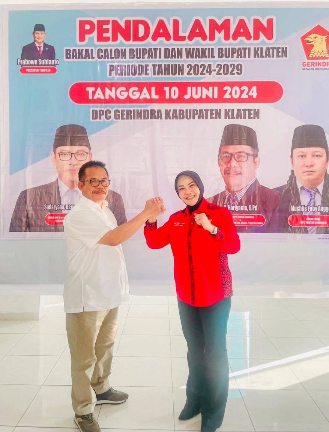 Ketua DPC PDIP Klaten Sri Mulyani saat bertemu Ketua DPC Partai Gerindra Hariyanto di Kantor DPC Partai Gerindra, Selasa (18/6/2024).
