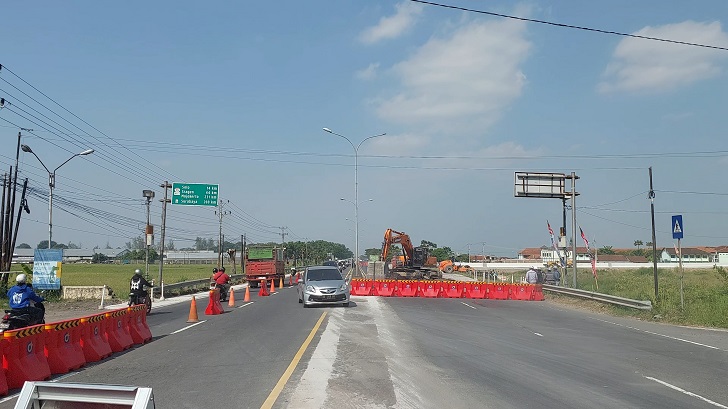 Contraflow sepanjang 400 meter diterapkan di Jalan Raya Solo-Semarang selama 40 hari mulai Kamis (20/6/2024).
