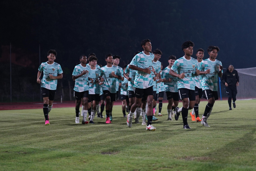 Skuad Timnas Indonesia U-16 saat berlatih di Stadion Sriwedari, belum lama ini.
