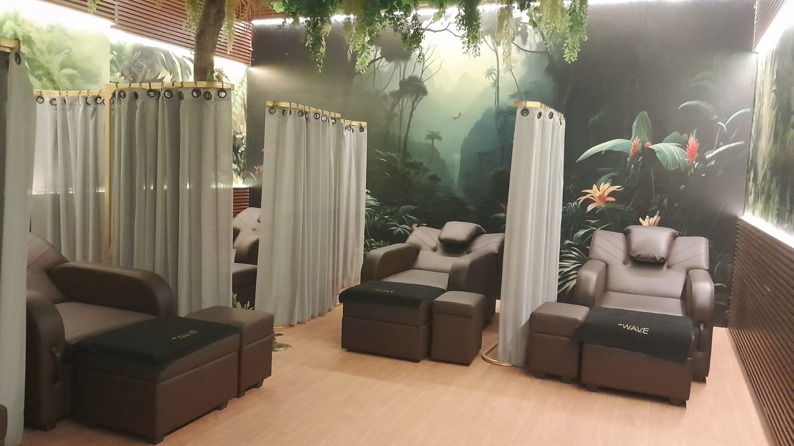 Salah satu ruang pelayanan pelanggan di outlet De Wave Jalan Yos Sudarso Kota Solo.
