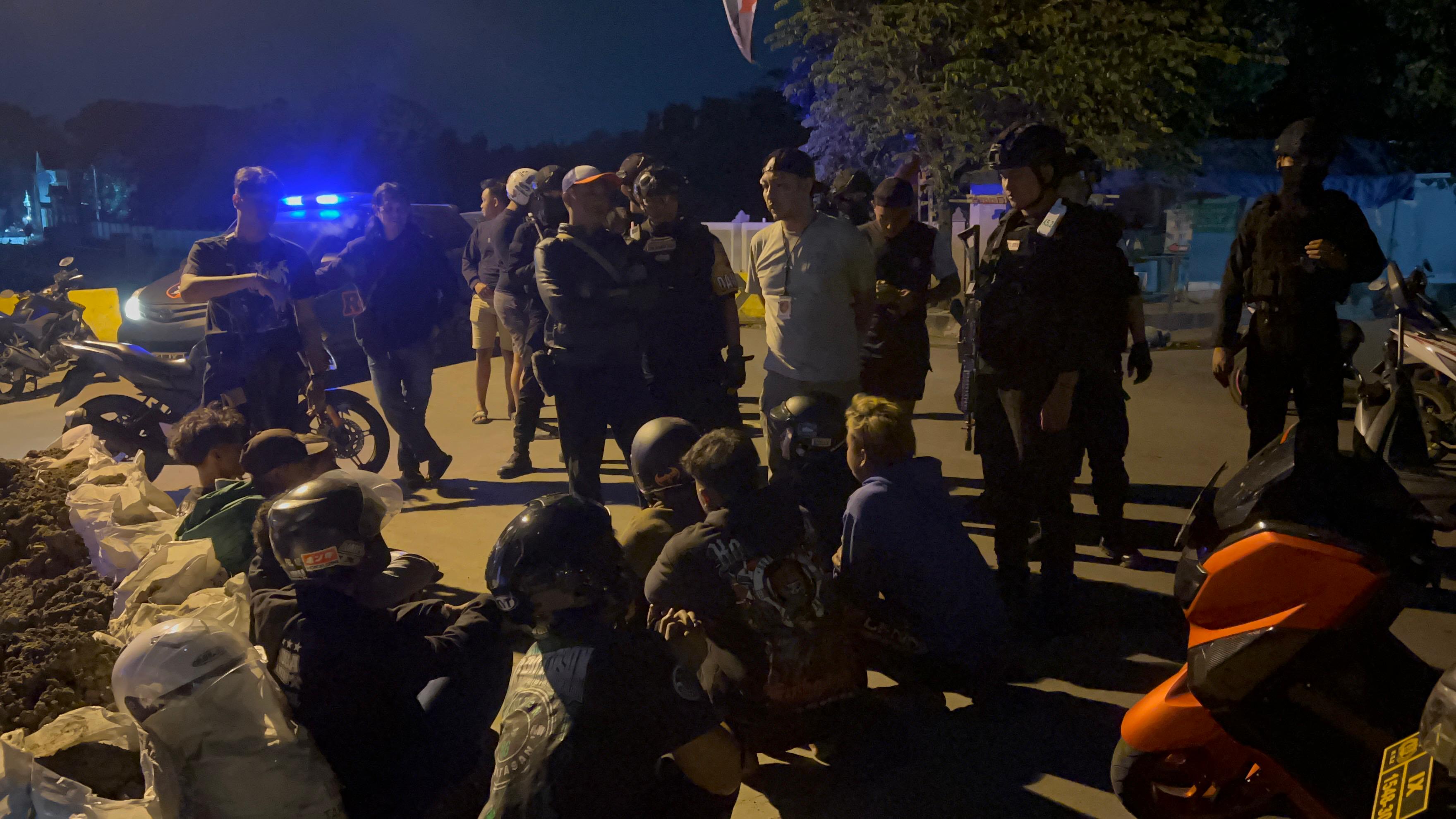Tim Sparta Polresta Solo amankan 12 pemuda yang terlibat tawuran di Jalan Sumpah Pemuda, Kelurahan Joglo, Kota Solo, Minggu (23/6/2024) dini hari.