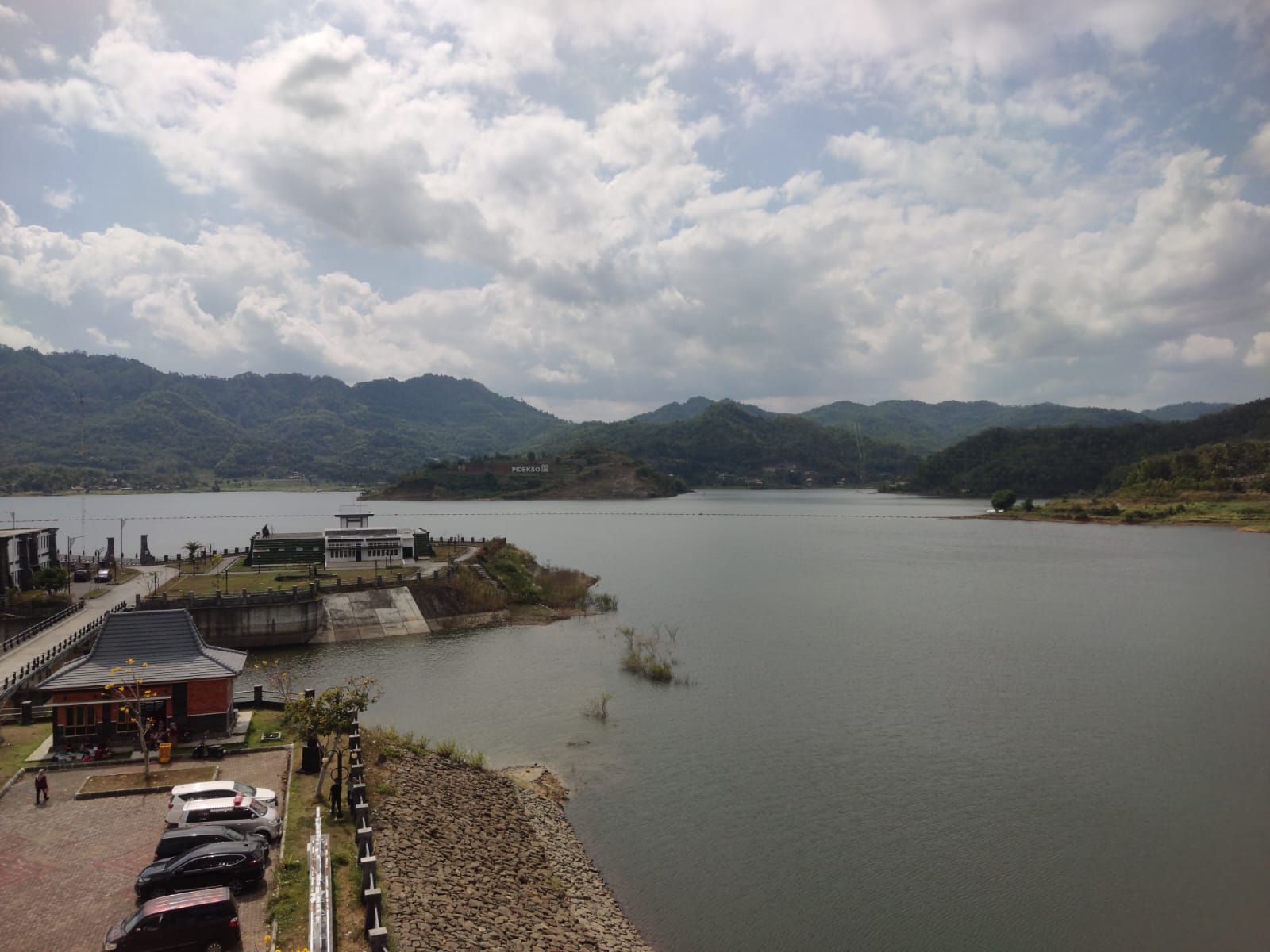Kondisi Waduk Pidekso, Kecamatan Giriwoyo, Wonogiri, Selasa (25/6/2024).