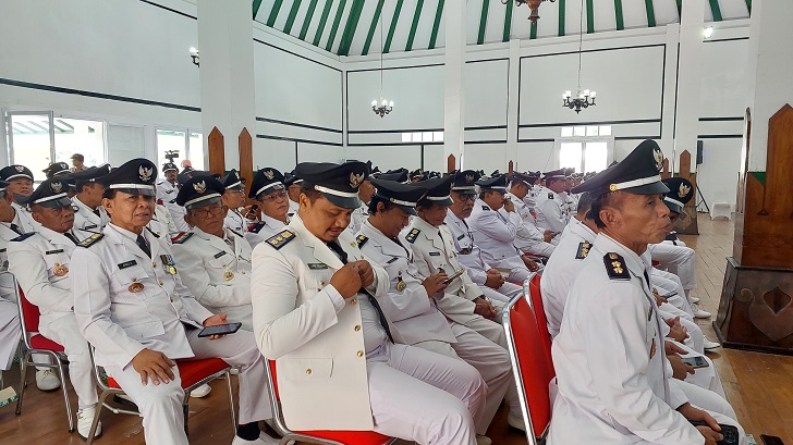 Pelantikan ratusan kades digelar di Pendapa Gede Kompleks Alun-alun Kidul Boyolali, Rabu (26/6/2024).