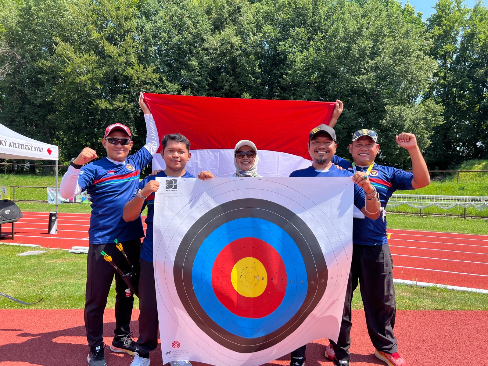 &nbsp;Atlet para archery Indonesia raih dua emas di kejuaraan dunia di Ceko.