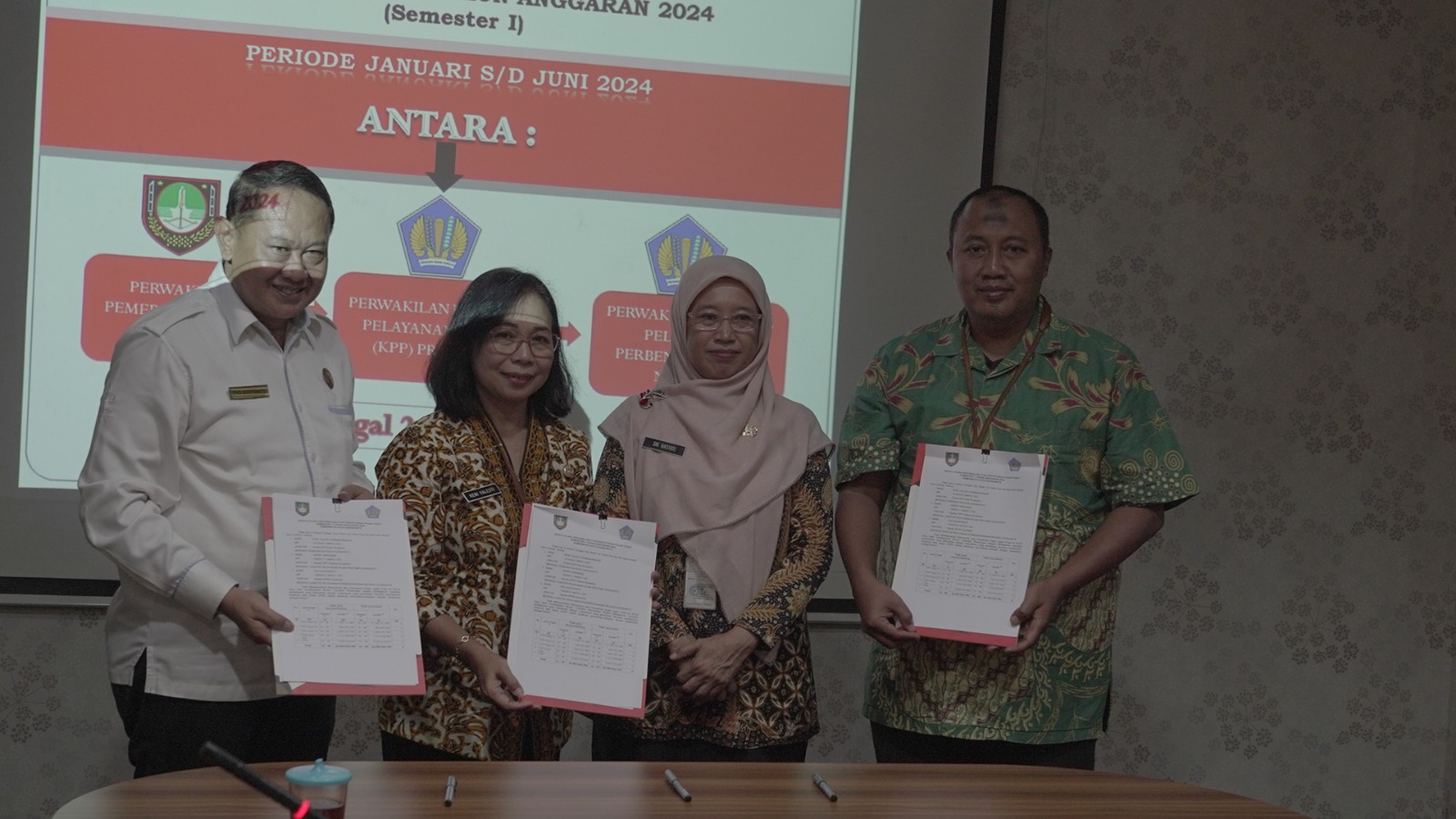 Dari kiri, Kepala KPPN Kota Surakarta Eko Budianto, Kuasa BUD BPKAD Kota Surakarta Keni Yalesti P, Kepala BPKAD Kota Surakarta Sri Hastuti, dan Kepala Seksi Pengawasan II KPP Pratama Surakarta.