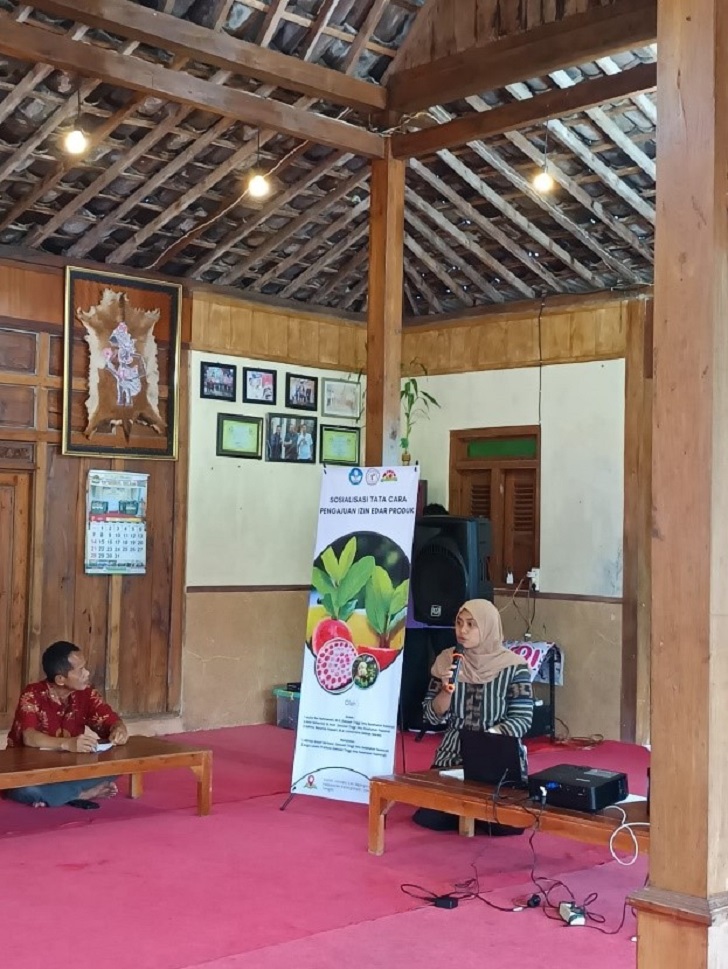 Paparan pemateri tentang tata cara pengajuan izin edar produk.