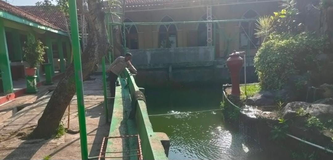 Kolam taman di SMAN 1 Cawas yang menjadi lokasi meninggalnya FN, Senin (8/7/2024).