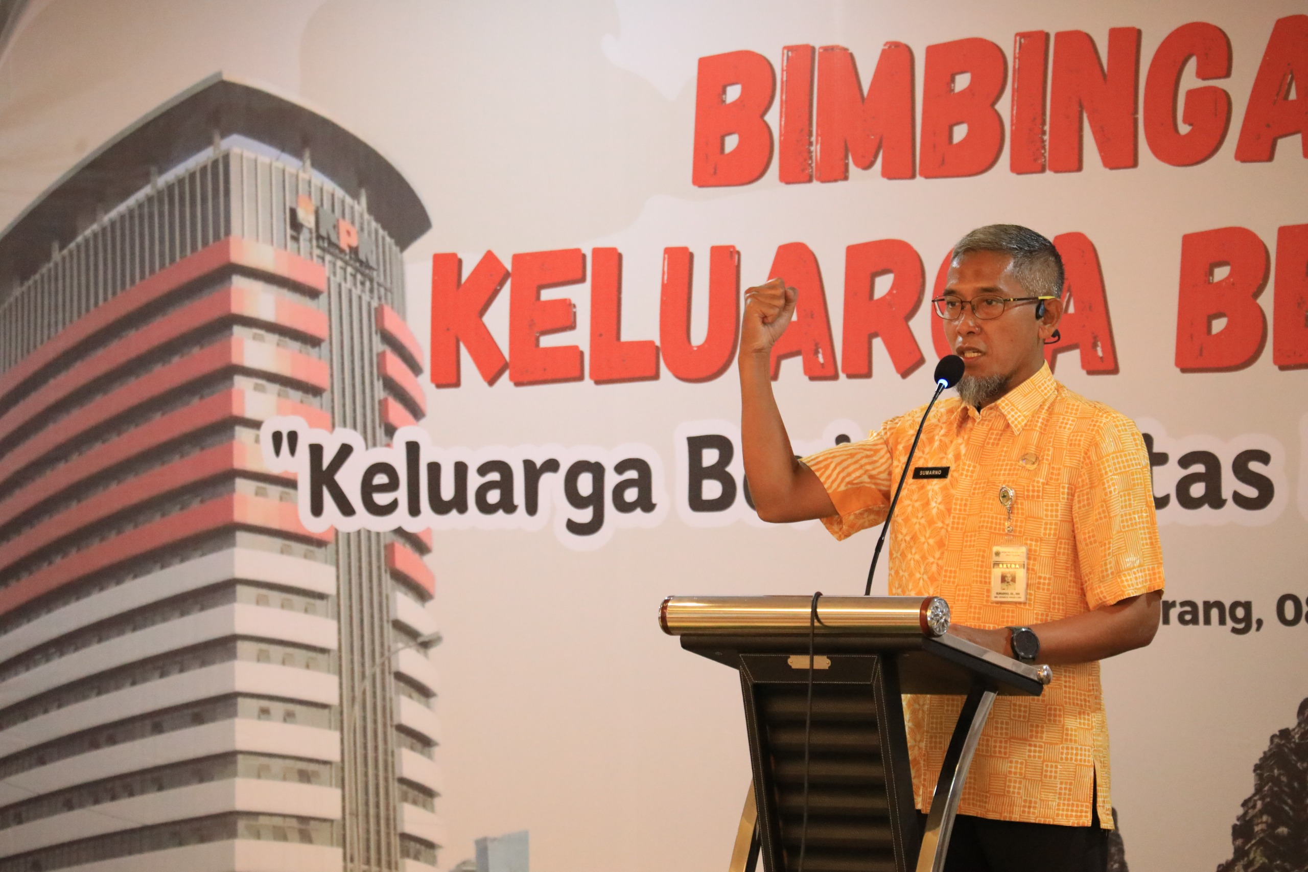 Sekda Jateng Sumarno buka Bimtek Keluarga Berintegritas di Kantor Setda Jateng, Senin (8/7/2024).