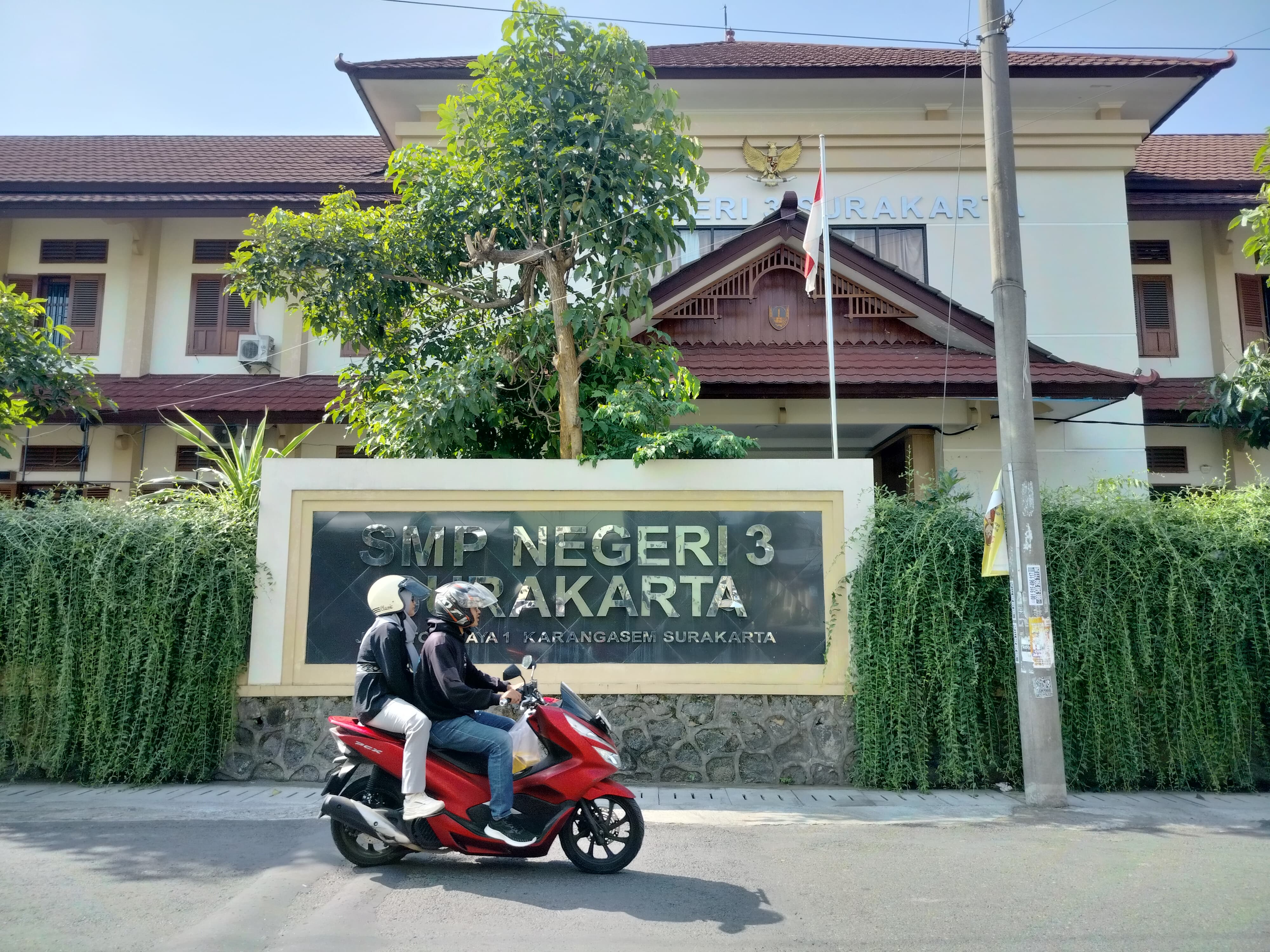 SMPN 3 Solo, salah satu sekolah yang diserbu dari pendaftar luar kota. (Fauziah Akmal/Radar Solo)