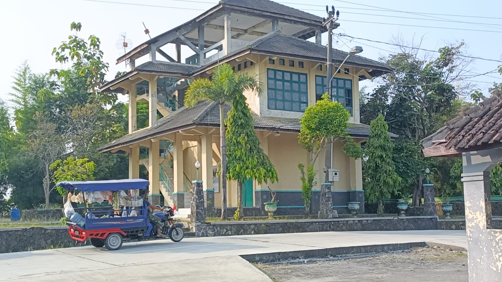 Kondisi menara pandang Sangiran di Kalijambe, Sragen. (Ahmad Khairudin/Radar Solo)