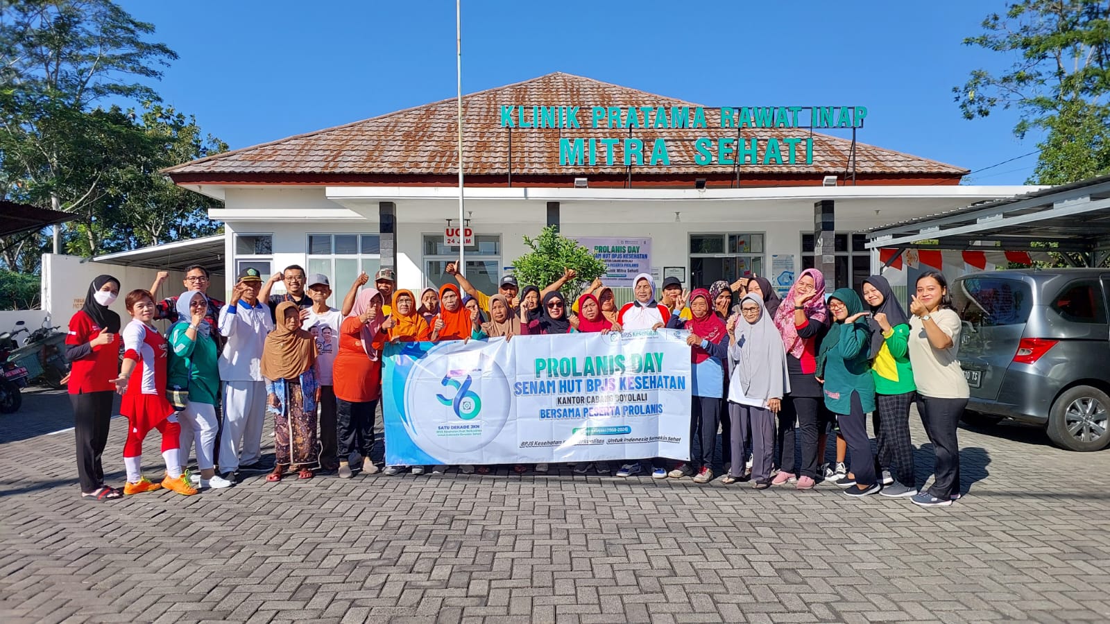 Peserta senam HUT Ke-56 BPJS Kesehatan Bersama Prolanis di halaman Klinik Pratama Rawat Inap Mitra Sehati, Minggu (14/7/2024).