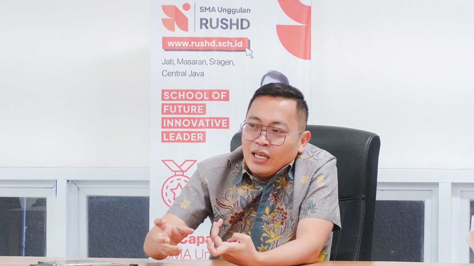 Achmad Zaky berkomitmen mencetak generasi berkarakter dan menguasai banyak bidang lewat SMA Unggulan RUSHD.