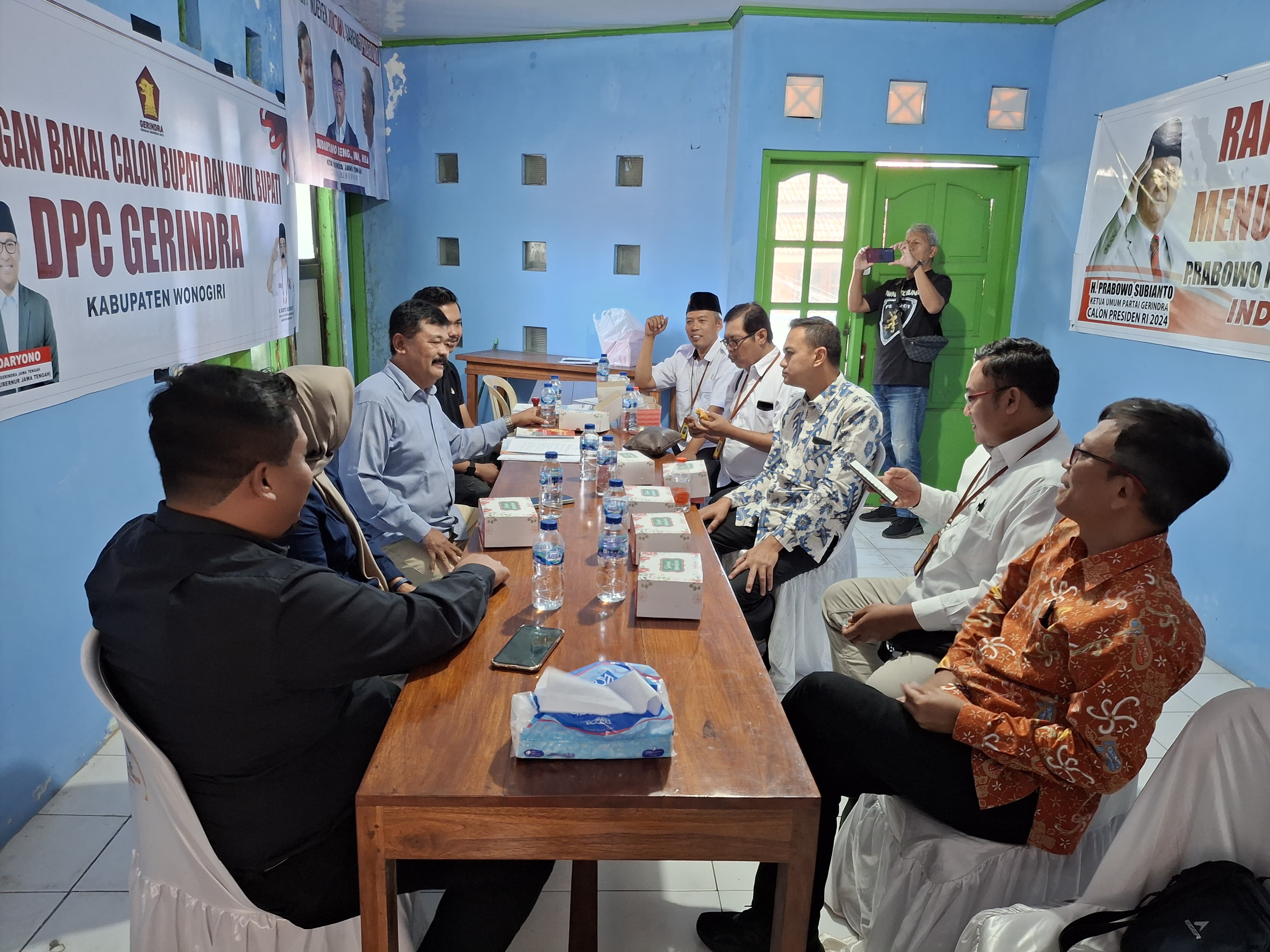 KPU Wonogiri melakukan klarifikasi kepada caleg yang mengundurkan diri di Kantor DPC Partai Gerindra, Rabu (17/7/2024).