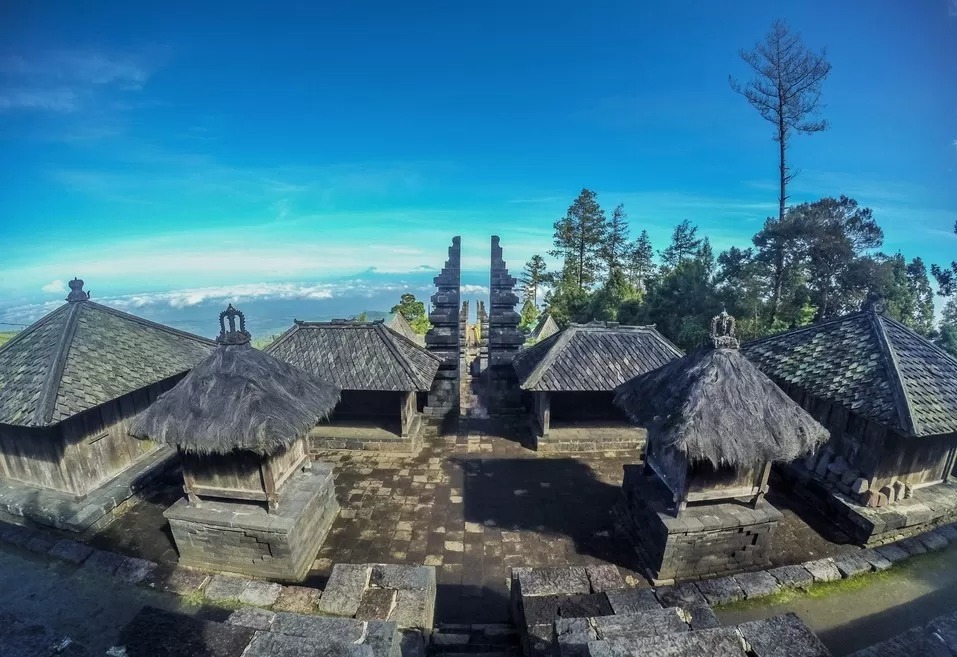 Candi Cetho di Dusun Ceto, Desa Gumeng, Kecamatan Jenawi, Kabupaten Karanganyar, Jawa Tengah.