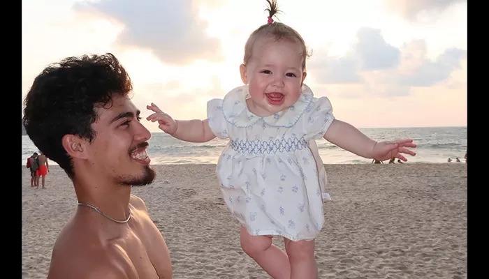 Baby Kamari saat bersama Alm. Papa Dali.