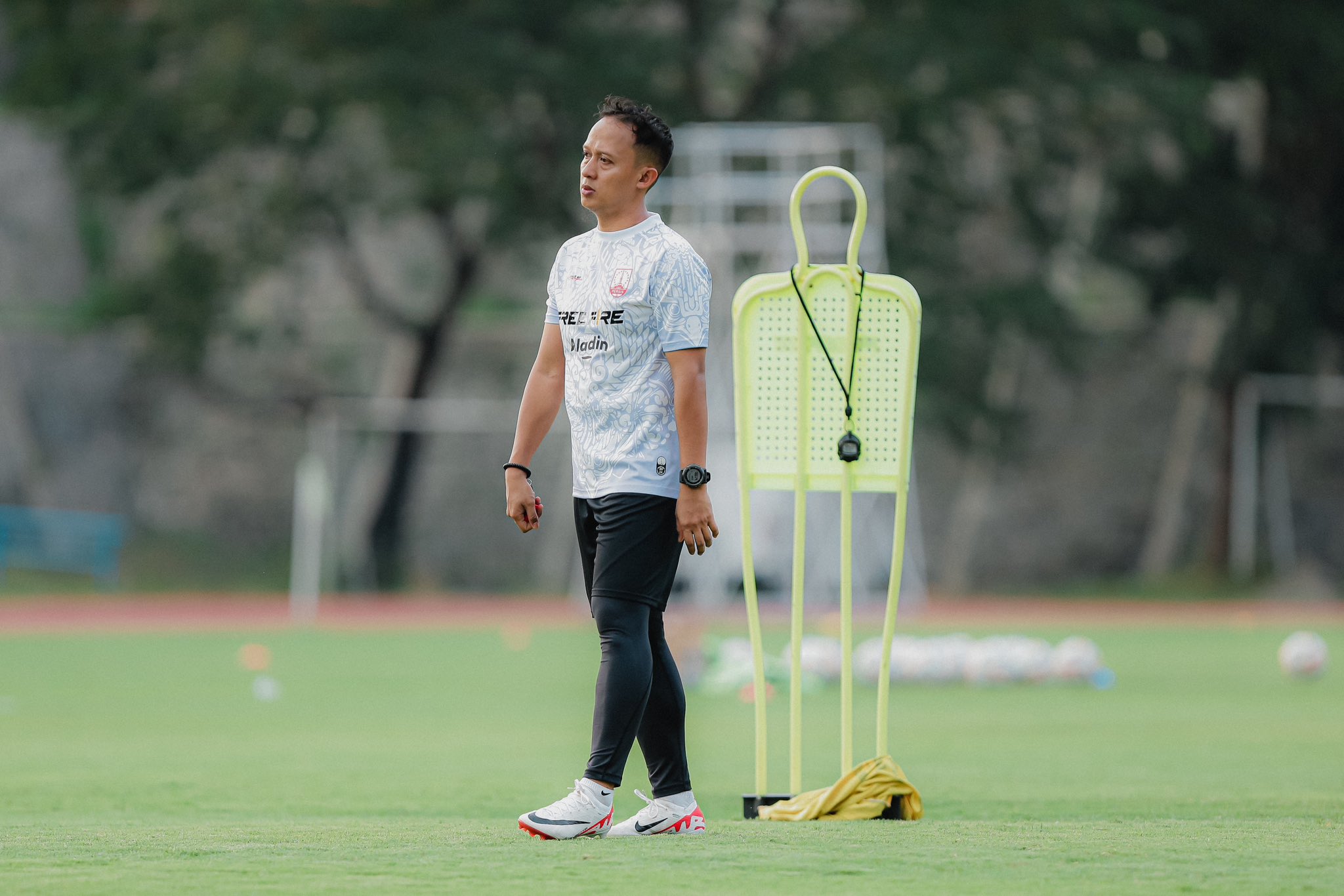 Yogie Nugraha resmi gabung tim kepelatihan Persis Solo musim ini.