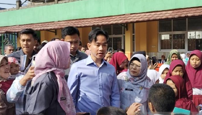 Wakil Presiden Terpilih Gibran Rakabuming Raka di SDN Sentul 03, Kabupaten Bogor, Jawa Barat, Selasa (23/7).