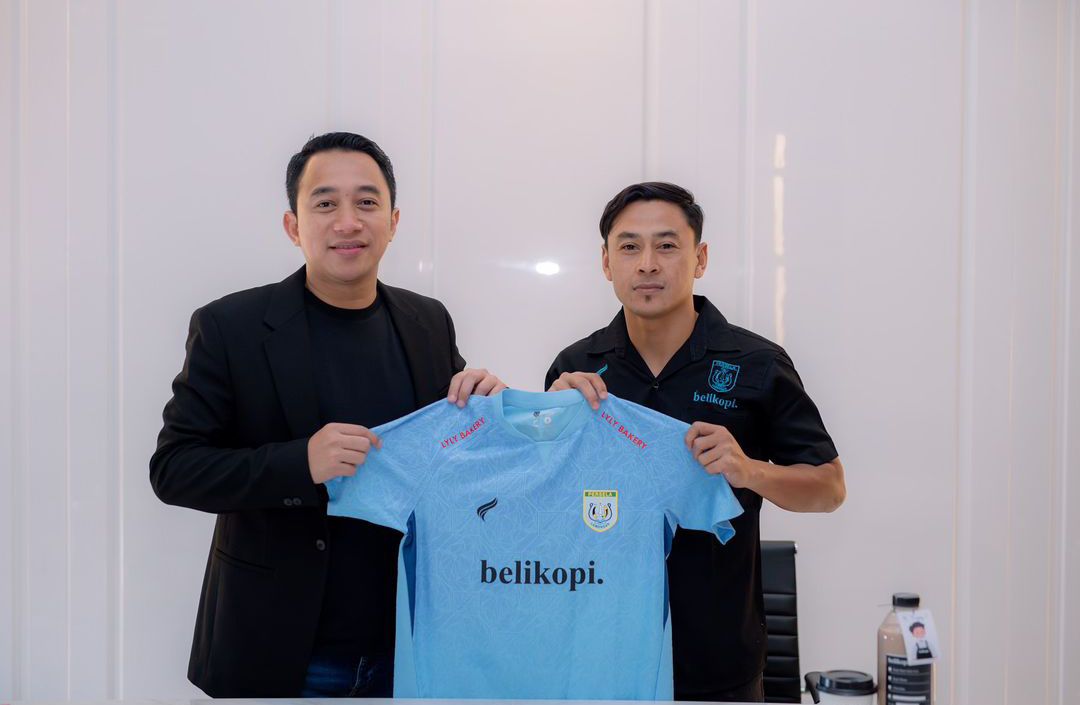 Persela lamongan resmi rekrut Samsul Arif musim ini.