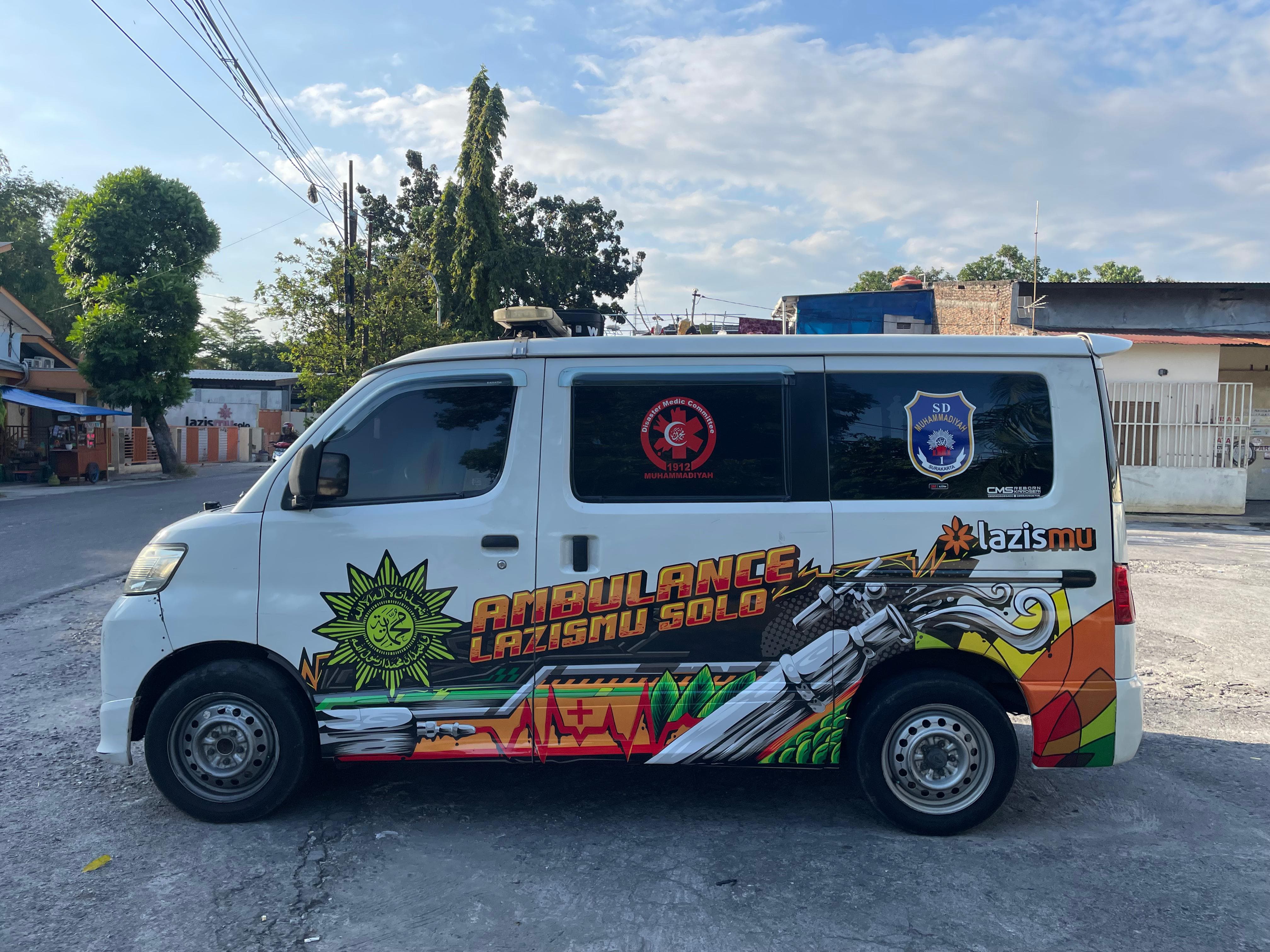 Ambulans sumbangan SD Muhammadiyah 1 Ketelan Solo untuk LazisMu.