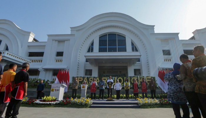 Presiden Jokowi saat resmikan Pasar Jongke Solo, Sabtu (27/7).