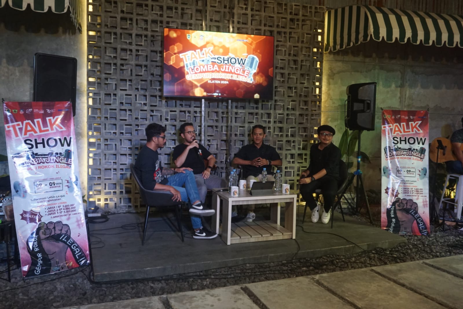 Talk show gempur rokok ilegal yang diselenggarakan Diskominfo Klaten di salah satu kafe, Jumat (26/7/2024).