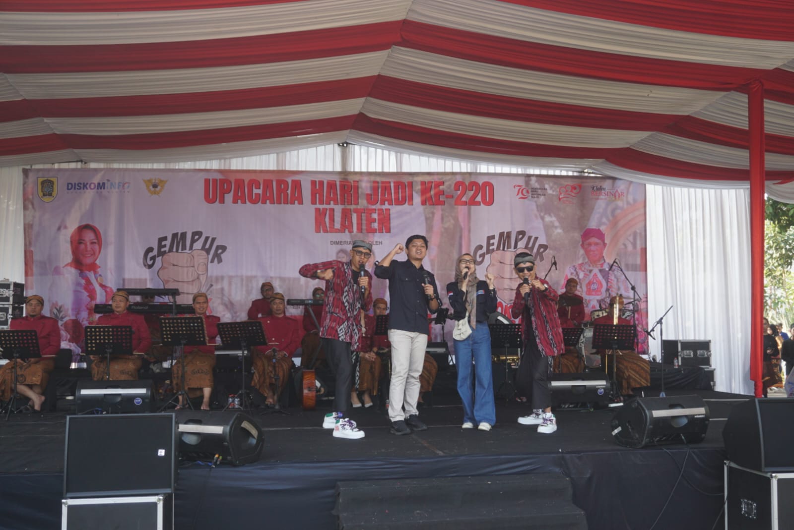 Bea Cukai Surakarta saat memberikan sosialisasi dalam acara pentas musik Hari Jadi ke-220 Klaten di Alun-alun Klaten, Minggu (28/7/2024).